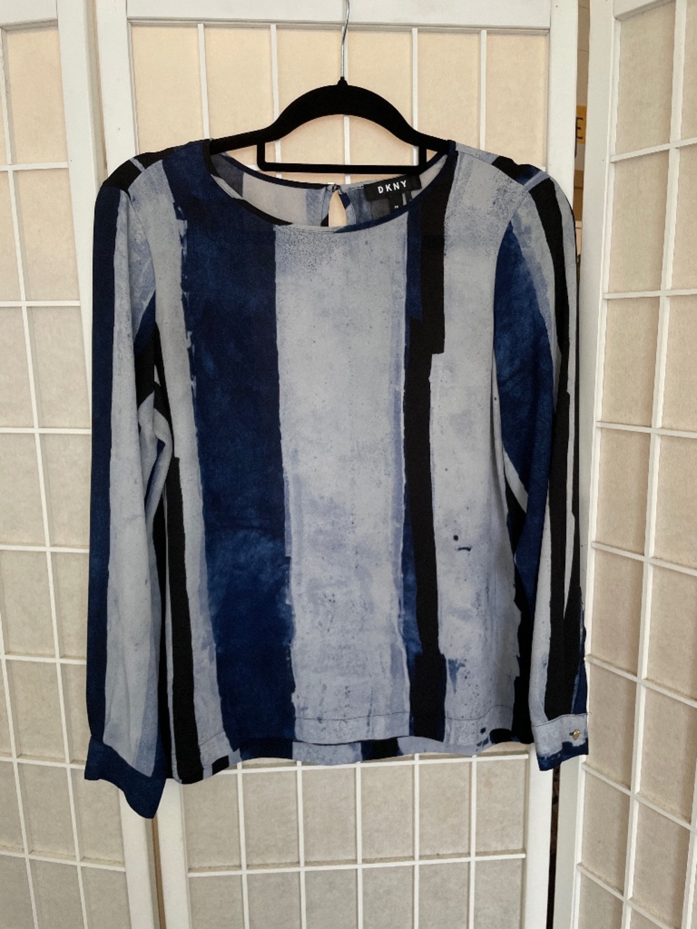 Blouse black blue and baby blue shades crew neck long sleeve Medium